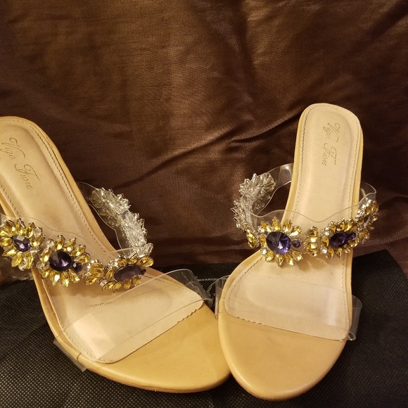 Shoes - Picture 1 of 2